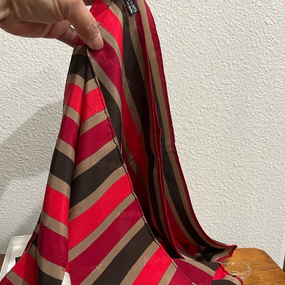 Authentic YSL gorgeous Scarf - Picture 8 of 10